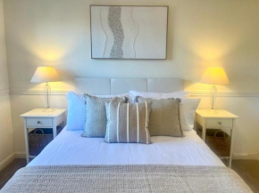 Large, 4 bed, central home - sleeps 7